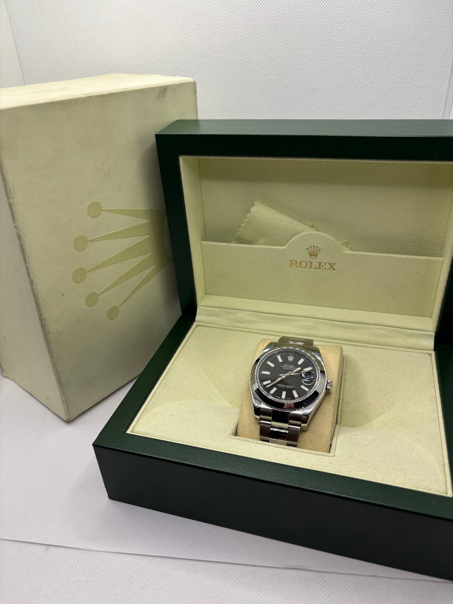 Rolex Datejust II 116300 – 41mm Black Dial Stainless Steel Watch (2016, Box Included)