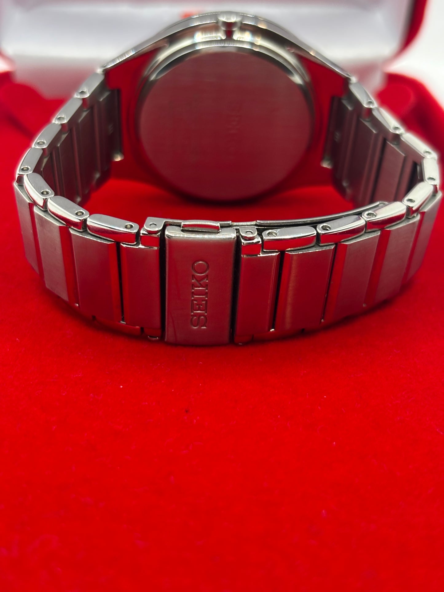 Seiko SNE241 Men’s Solar Quartz Watch Black Dial 37mm Stainless