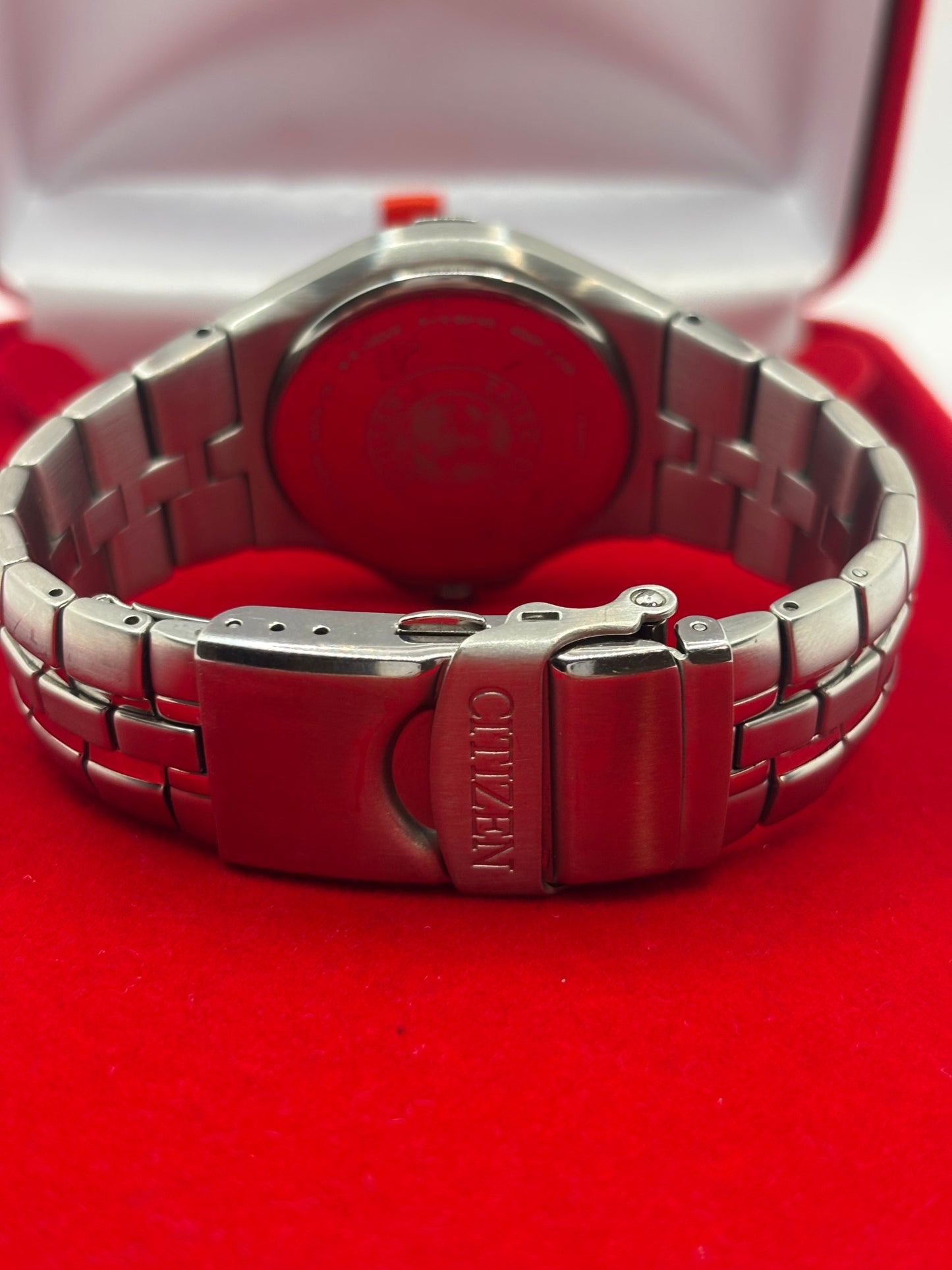 Citizen Eco-Drive E110 36mm Solar Date Watch – Silver Tone