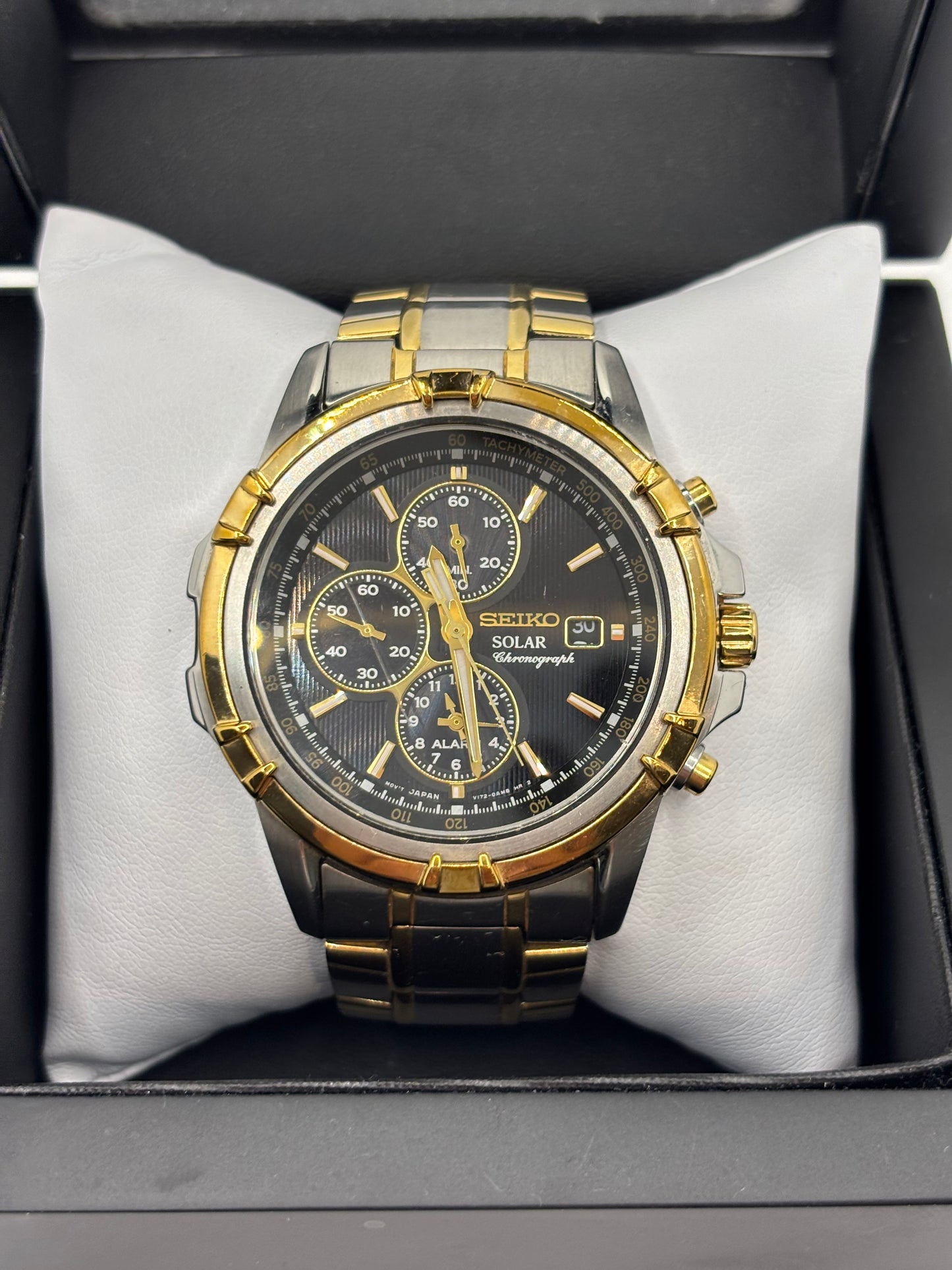 Seiko Solar Chronograph Two Tone Black Dial Tachymeter Alarm 100m