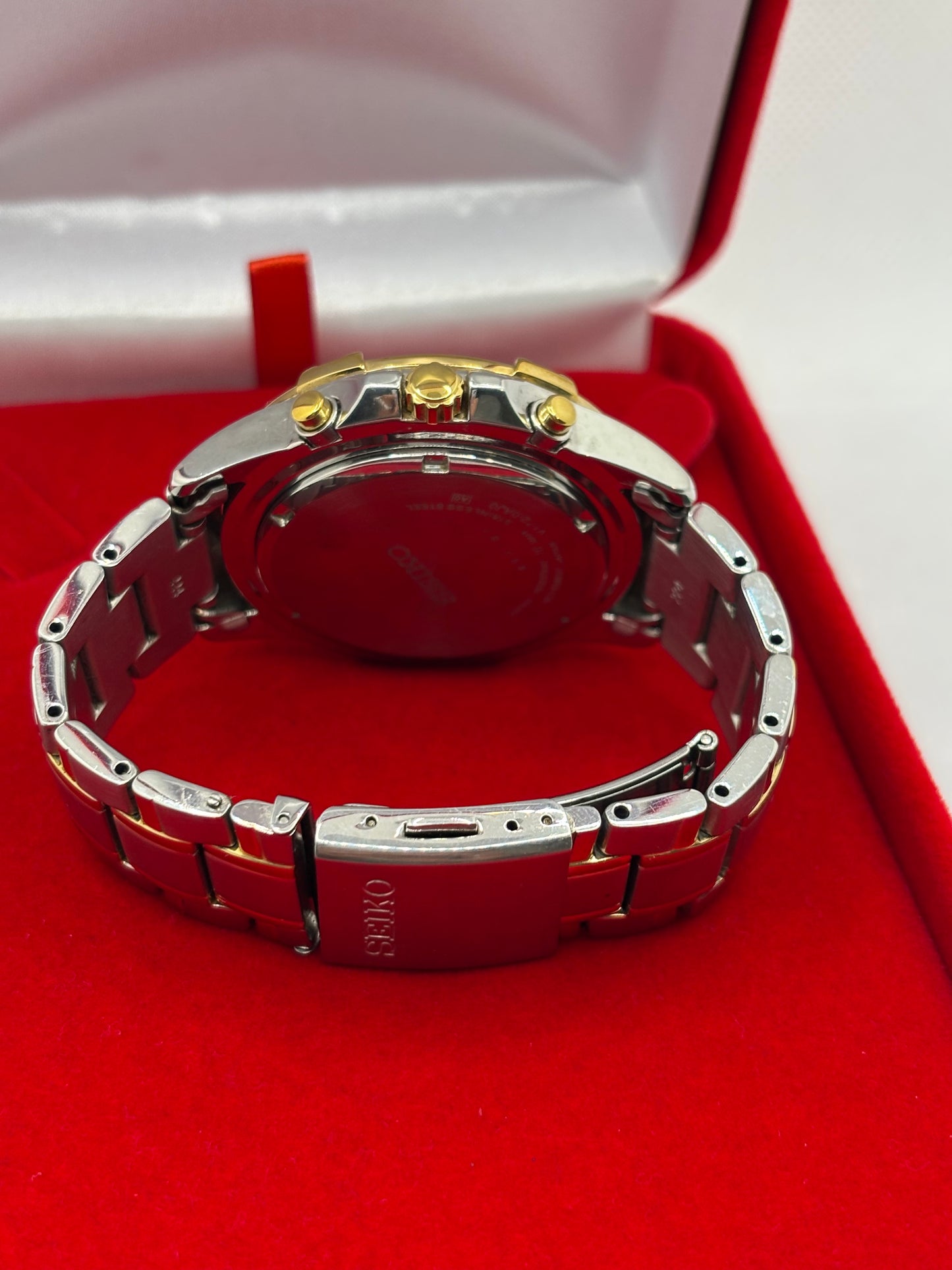 Seiko Solar Chronograph Two Tone Black Dial Tachymeter Alarm 100m