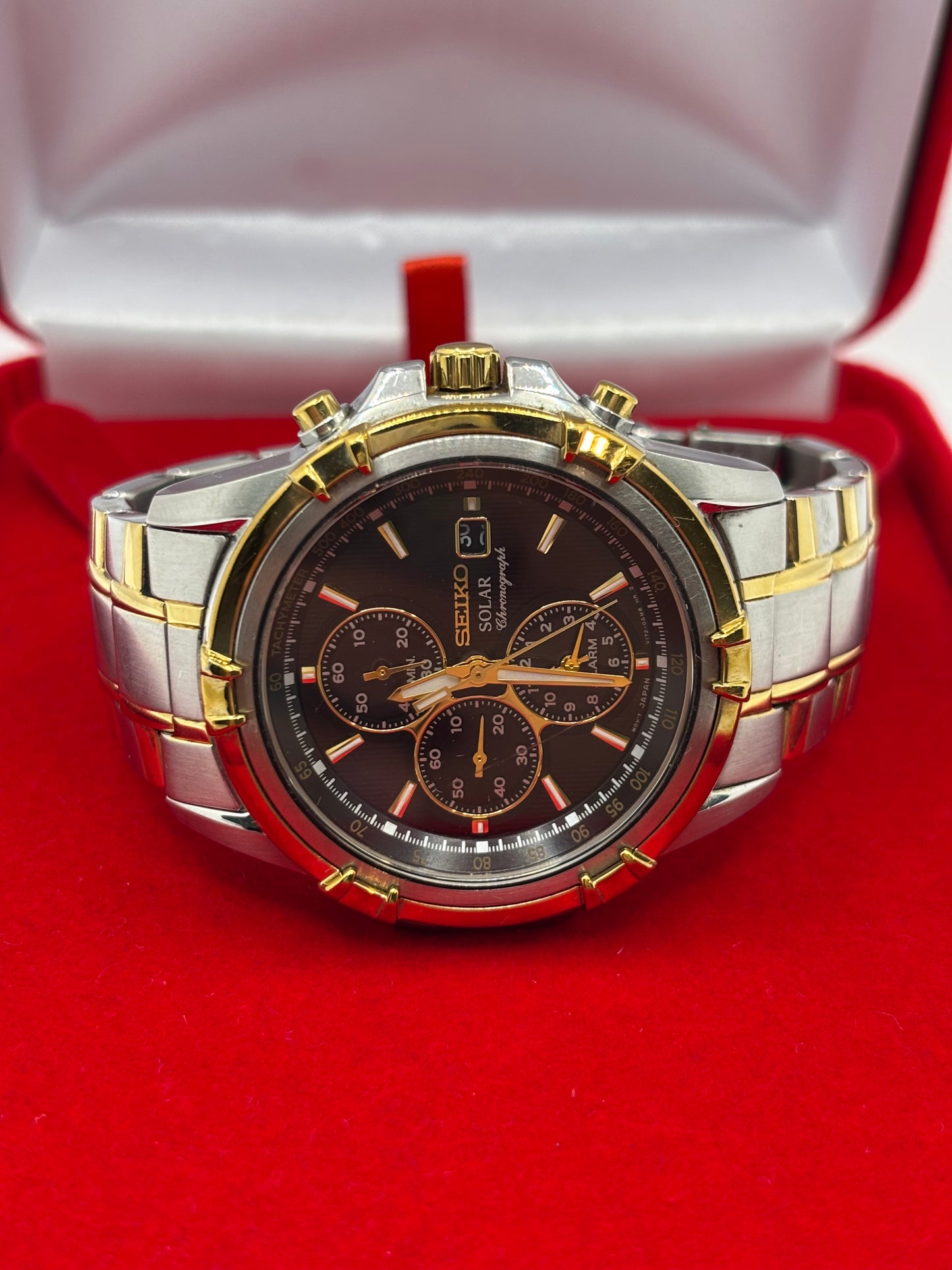 Seiko Solar Chronograph Two Tone Black Dial Tachymeter Alarm 100m